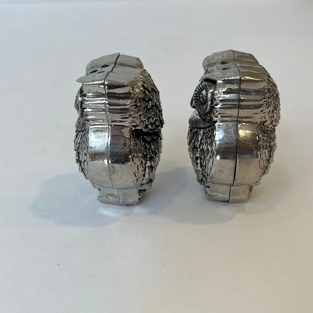 Pier 1 owl figurine salt & pepper shaker set silver tone metal kitchen decor